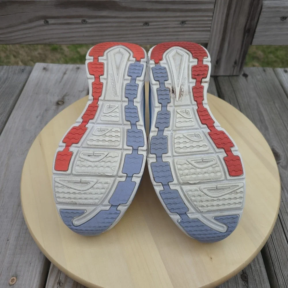 Skechers Womens D Lux Walker 149368 White‎ Running Shoes Sneakers Size 9.5